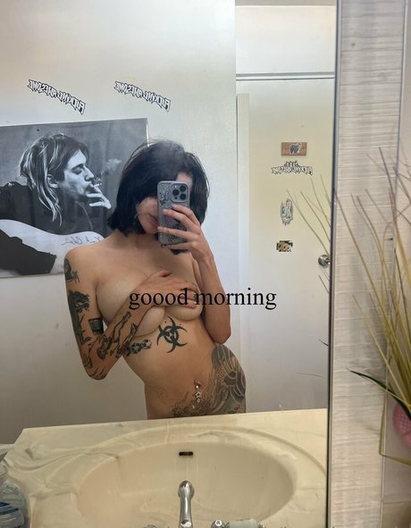 熟女オーガズムオンリーファンズ アート裸 写真