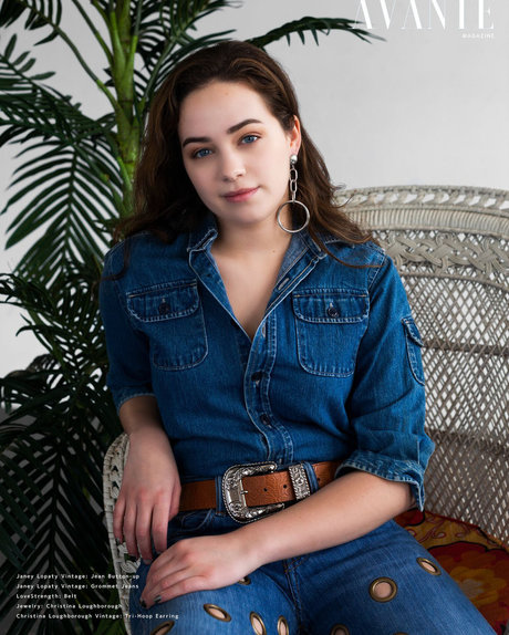 Mary Mouser ヌード女優 写真