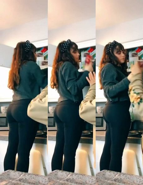 Mary Mouser 写真集