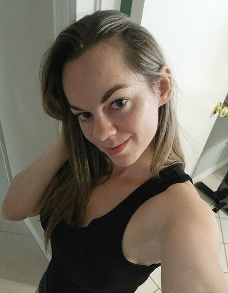 大きなお尻の黒人オンリーファンズ 美しいヌード ギャラリー