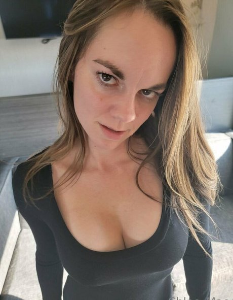 曲線美のブロンドオンリーファンズ 無料 写真