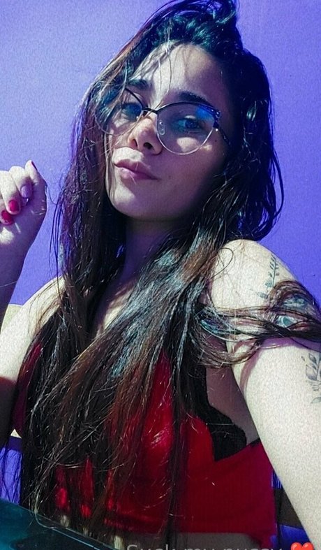 尖ったおっぱいオンリーファンズ HD 写真