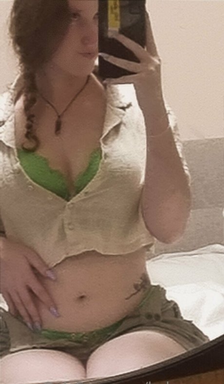 ヌード妻オンリーファンズ 無料ヌード 写真