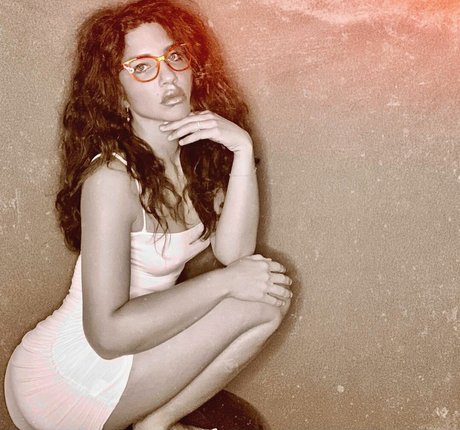 Juliana Harkavy ホットモデル 写真