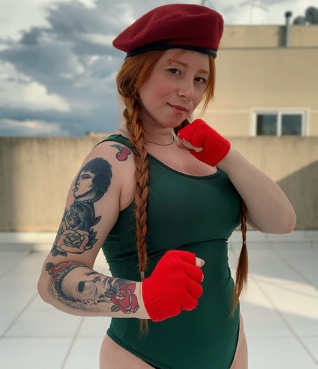 E vocesatanas 無料のポルノスター 写真