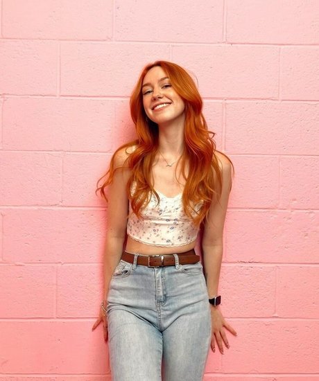 Ana Saia トップ女優 アーカイブ