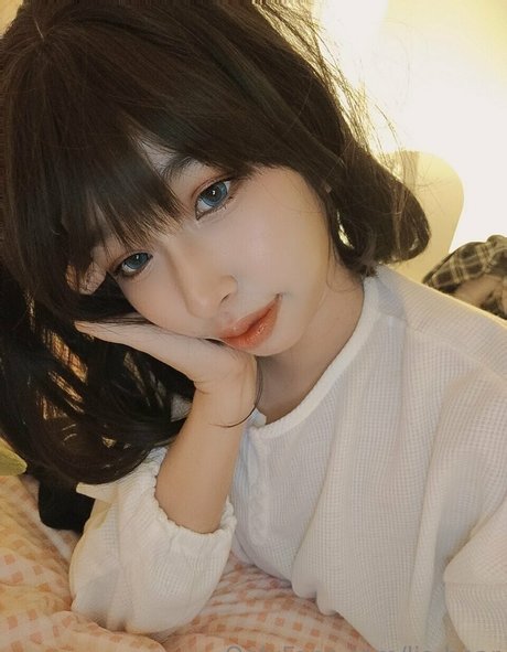 金髪の顔射オンリーファンズ 無料ポルノ 画像