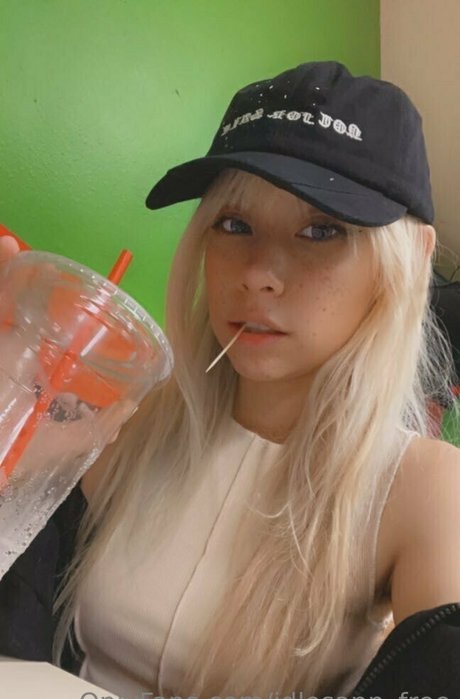 idlesann free エロティックなスター 写真