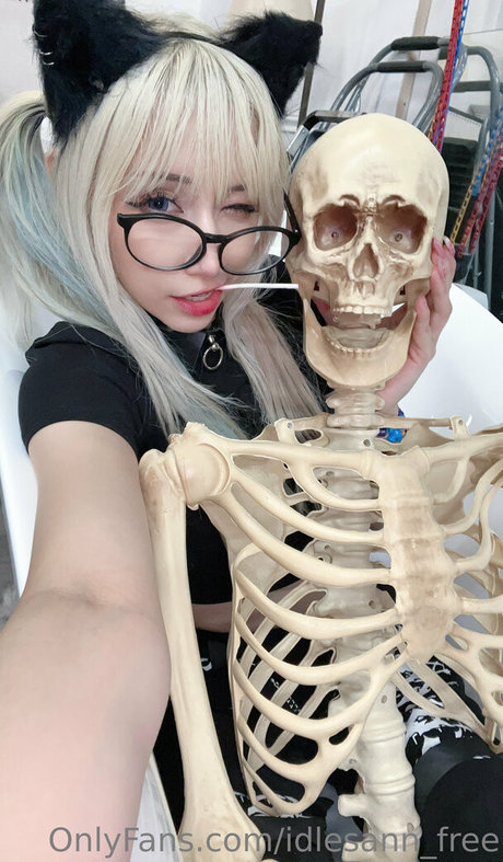 ハロウィン オンリーファン アートポルノ 写真