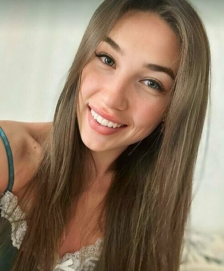 wrenirene 裸のモデル 画像