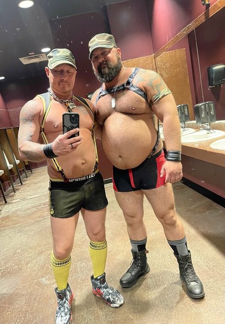 巨乳ママオンリーファンズ 美しいポルノ 写真