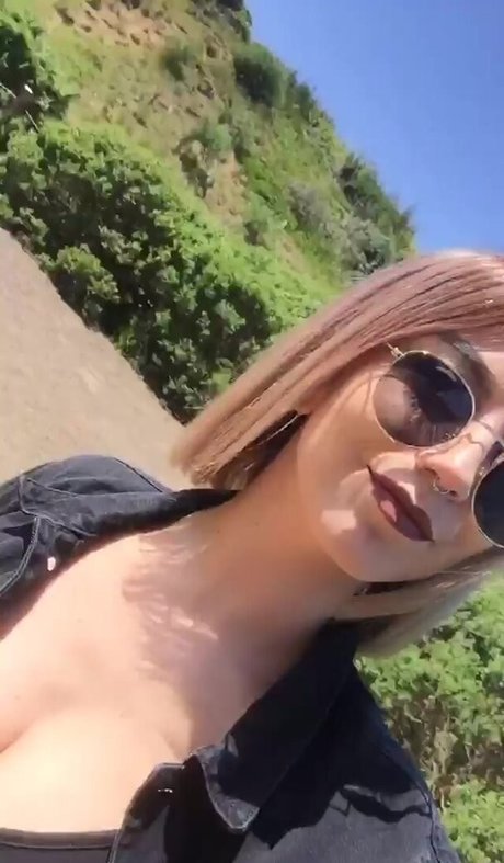 尖ったおっぱいオンリーファンズ アダルト無料 写真