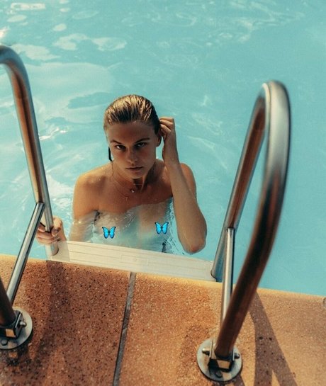 Lieke Van Der Hoorn ポルノスター ヌード 写真