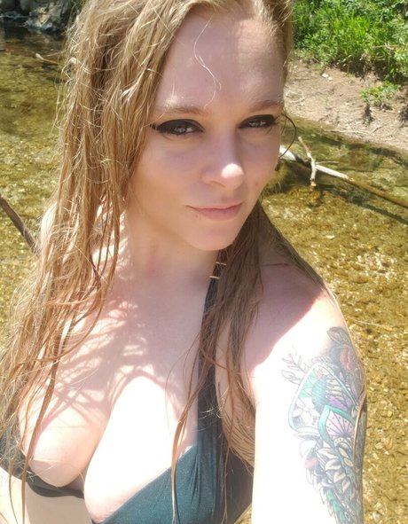 かわいいアナルオンリーファンズ ヌード 写真