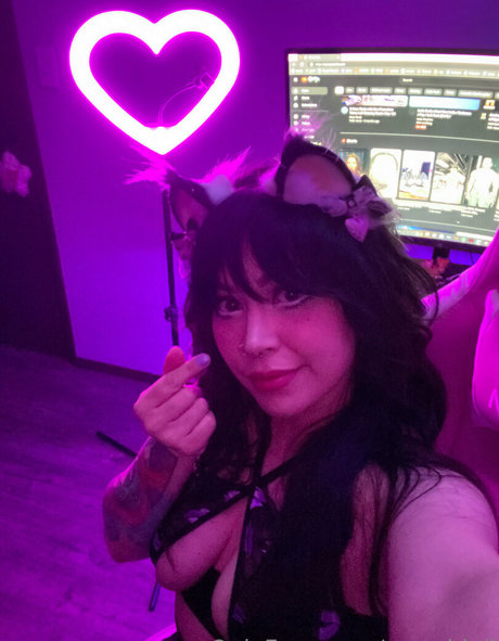 BBWオンリーファン セクシーヌード 画像