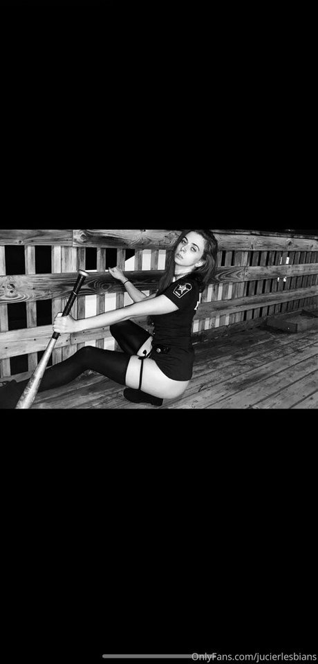 jucierlesbians ヌードモデル 画像