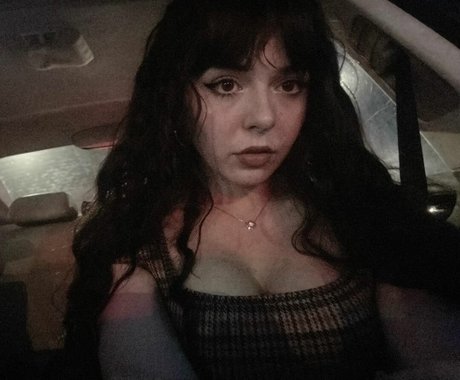 巨乳ストリップオンリーファンズ 無料 写真