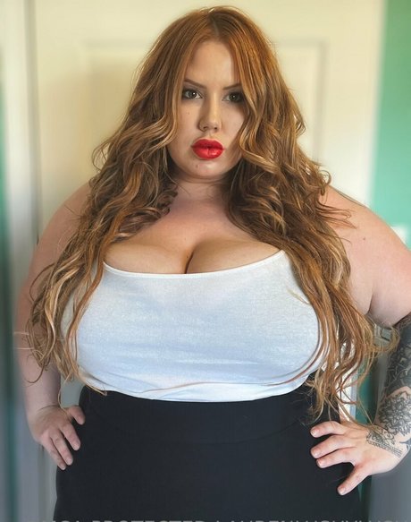 laurenlushylush 高品質モデル 画像