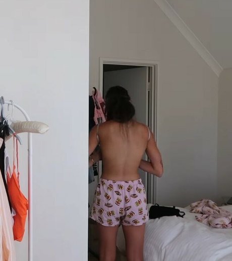 Imogen Russell HDポルノスター 画像