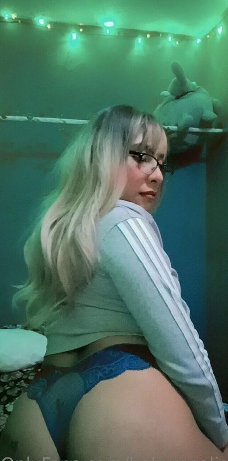 babyrosalia420 素敵なモデル 写真