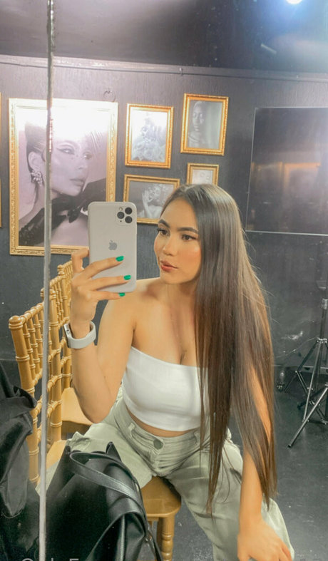 セーリングオンリーファンズ アート裸 画像