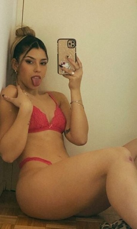 かわいいブロンドのオンリーファンズ 無料セクシー ギャラリー