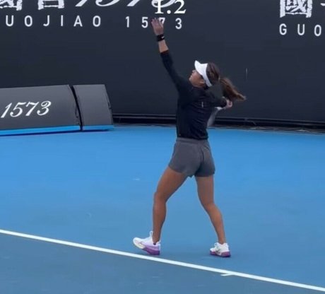 Emma Raducanu アダルトモデル 写真