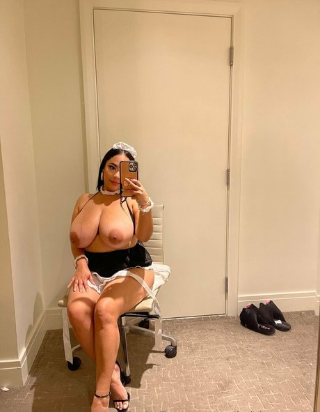 アナルxxx オンリーファンズ 無料裸 写真