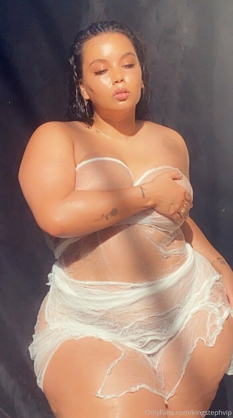 ブルネットのPOV オンリーファンズ 美しい裸 写真