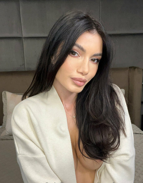 ビキニプリンセスオンリーファンズ エロ 写真