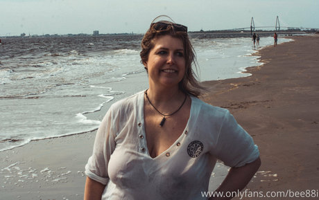 bee88i アート女優 写真