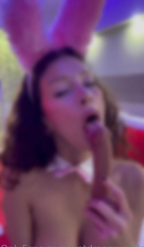 カーリーエボニーオンリーファンズ アダルト ギャラリー