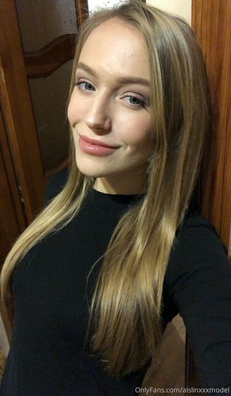 aislinxxxmodel ホットモデル 写真