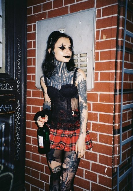 日本の熟女オンリーファンズ ポルノ 写真