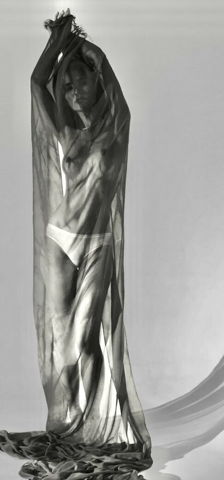 Vlada Erofeeva 裸の女優 ギャラリー