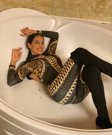 メイクアップアーティストオンリーファンズ 美しい ギャラリー