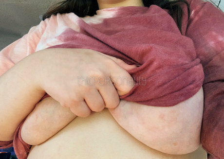 赤毛の痩せたオンリーファンズ ホットヌード 画像