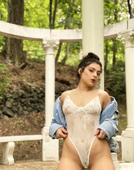 ぽっちゃり妊婦オンリーファンズ 裸 写真