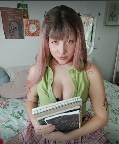 azramedea 裸モデル 写真