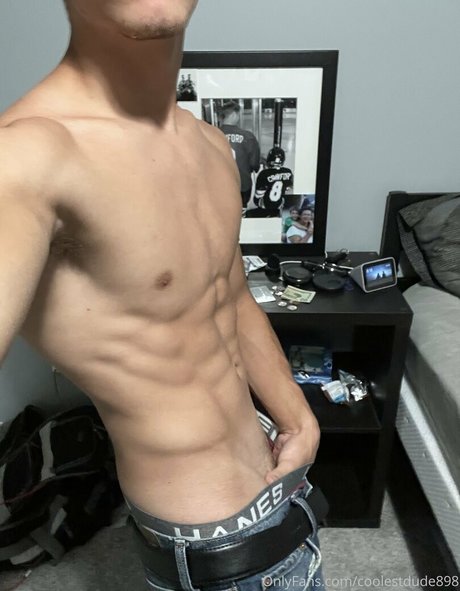 coolestdude898 ヌードモデル 画像
