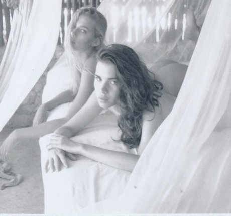 レズビアンマッサージオンリーファンズ エロ 写真