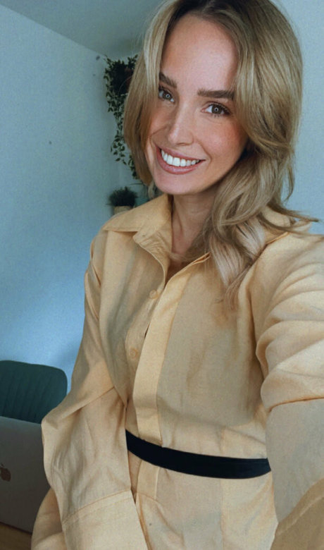 巨乳ストリップオンリーファンズ 無料 ギャラリー