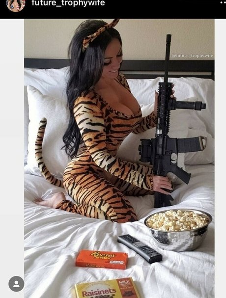 Girls With Guns プロフィール写真