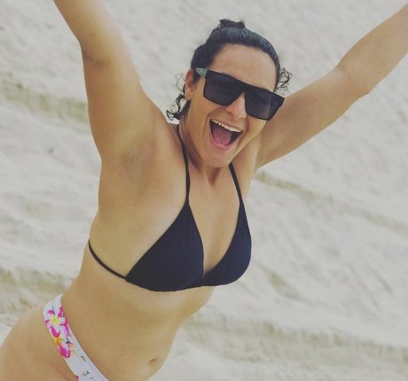 familiasemdestinooficial 裸の女優 写真