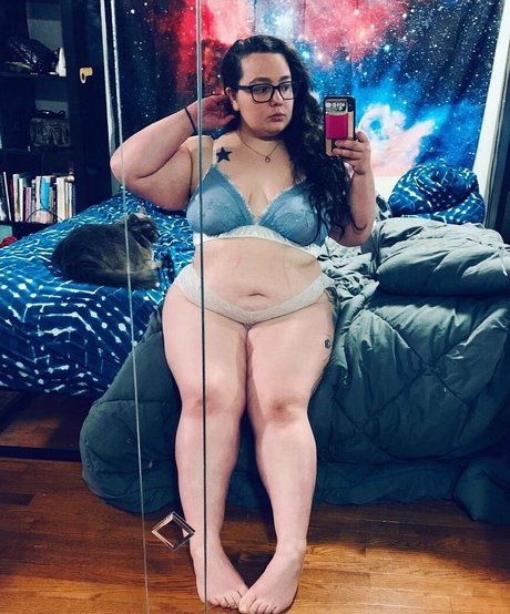 バン・オンリーファンズ ポルノグラフィック 画像