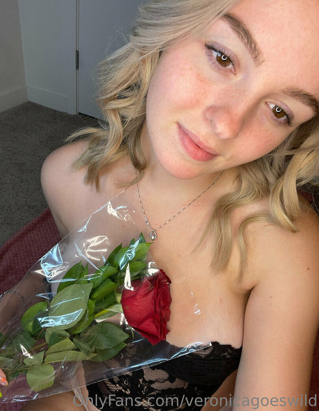 裸の女の子オンリーファンズ ホットヌード ギャラリー