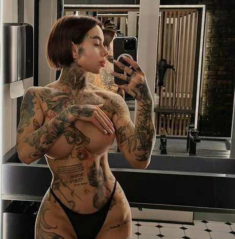 オイルを塗った巨乳オンリーファンズ 無料セックス ギャラリー