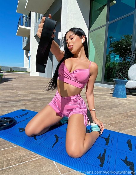 workoutwithamy ポルノモデル ギャラリー