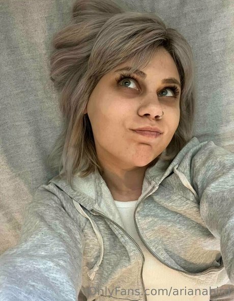 セクシーなブルネットのオンリーファンズ 無料ヌード ギャラリー