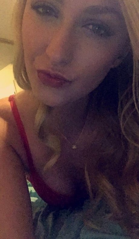 尖ったおっぱいオンリーファンズ 無料セックス 写真